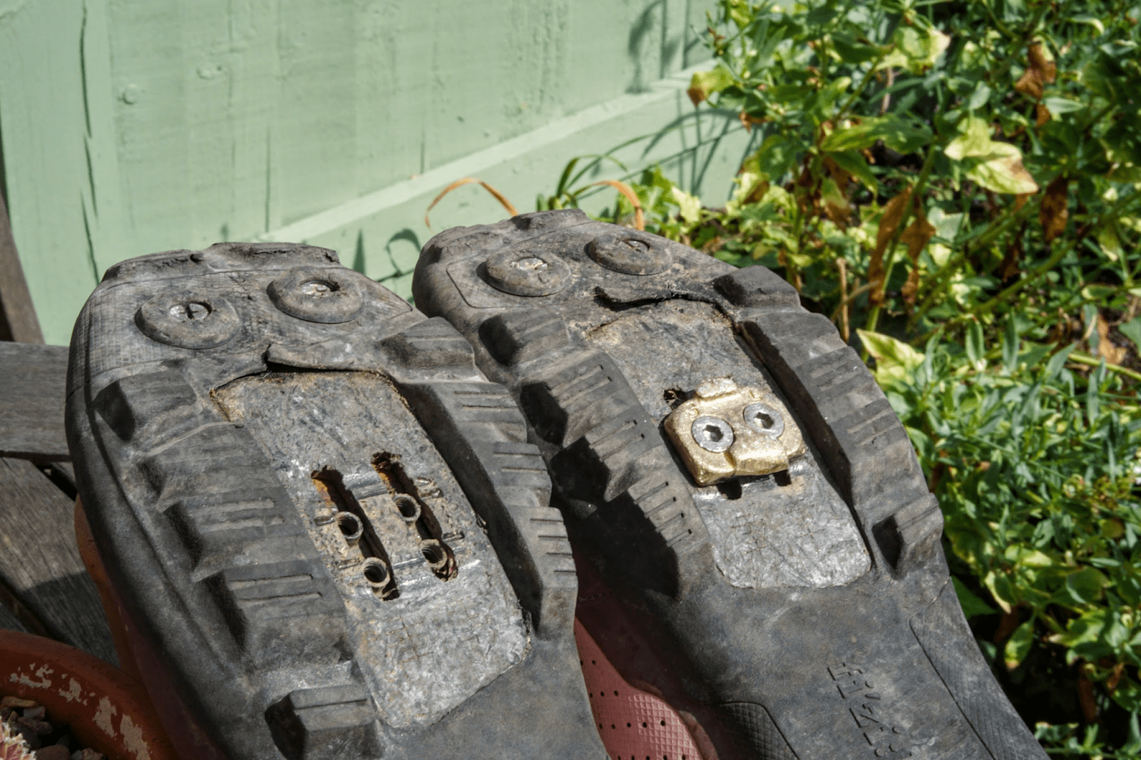 two bolt spd cleats